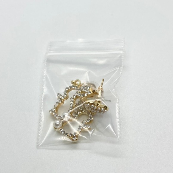 New with Defect Pearl and Rhinestone Dangle Easter Bunny Rabbit Earring Pair - Picture 10 of 10